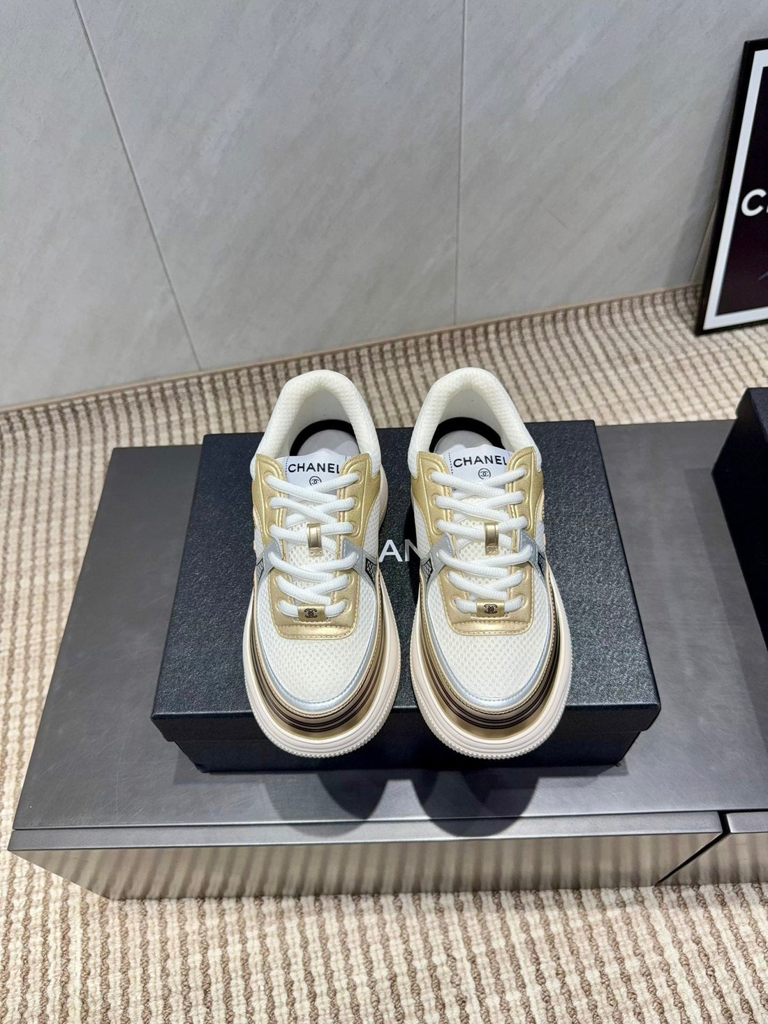 Chanel 25 Sneaker Weiß Gold Mesh Leder 540309