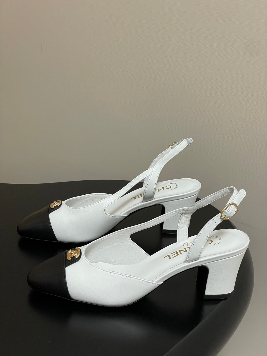 Chanel 25 Slingback 50mm White Black Lambskin 473217