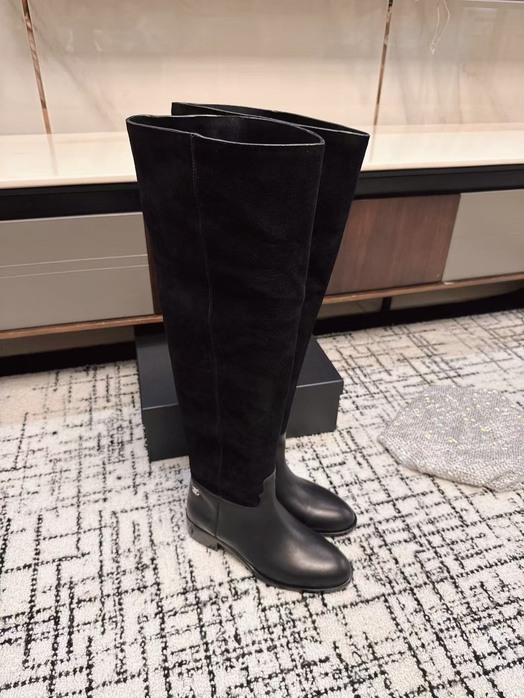 Chanel 25A Winter Neue Overknee-Stiefel Schwarzes Rindsleder Mix Wildleder 393520