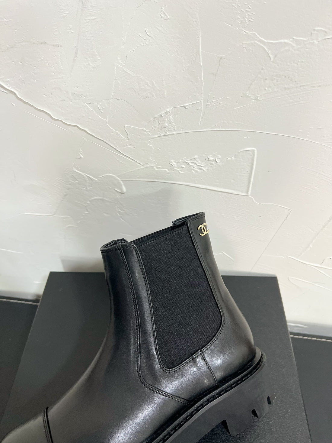 CC Chelsea Ankle Boots In Black Cowhide  949682