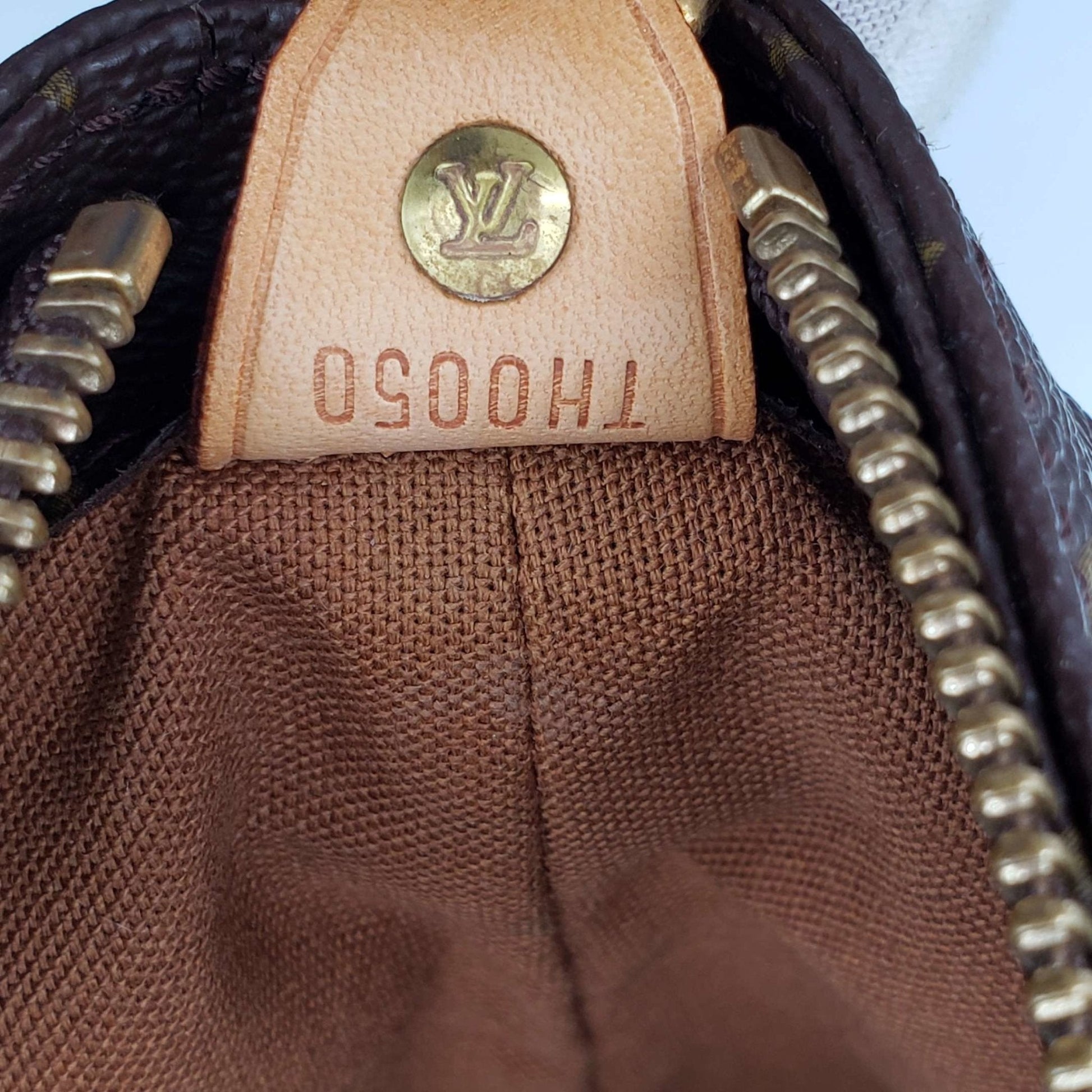 Louis Vuitton Cabas Mezzo Monogram Tote Bag - Bag - 15