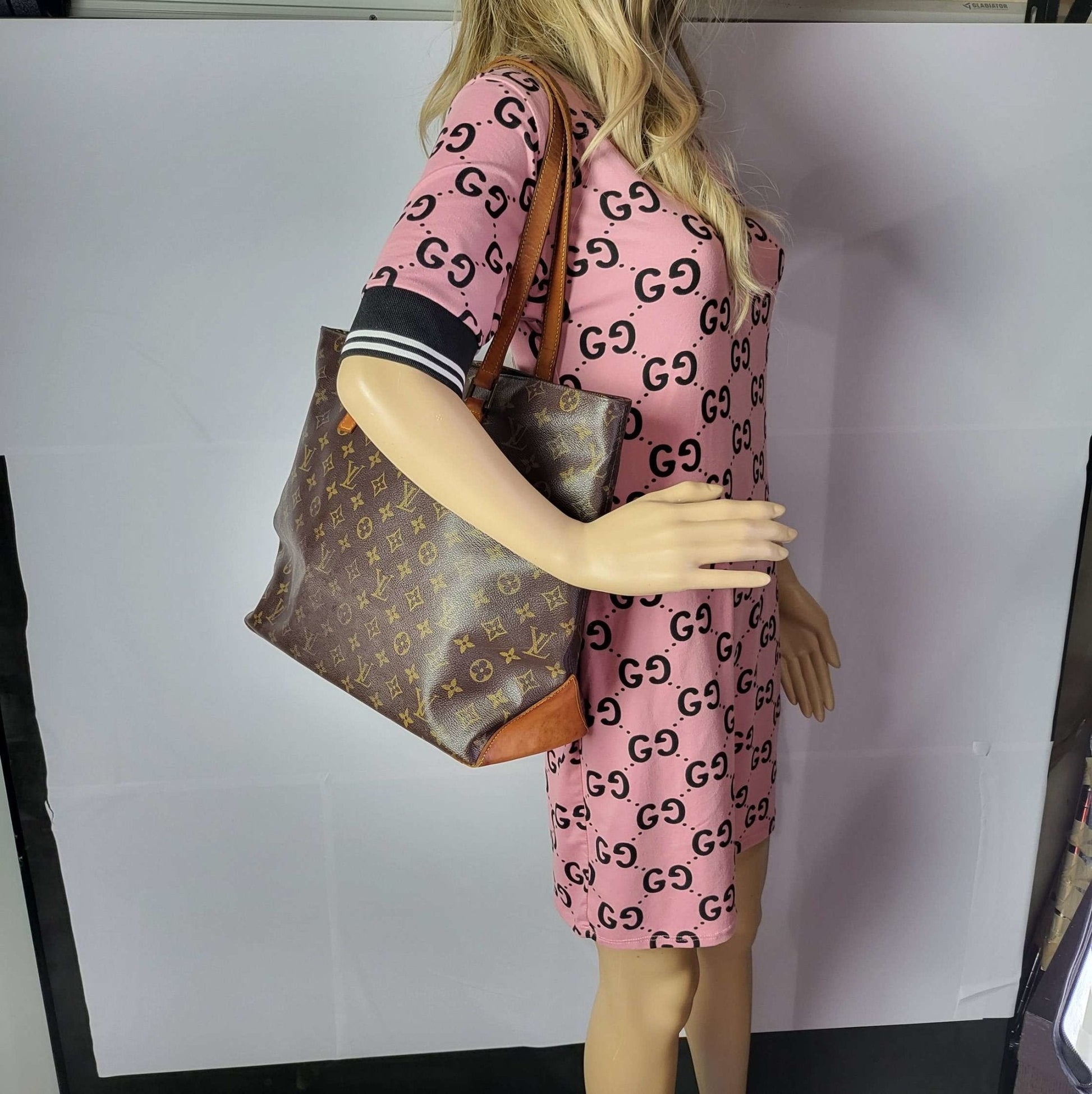Louis Vuitton Cabas Mezzo Monogram Tote Bag - Bag - 18