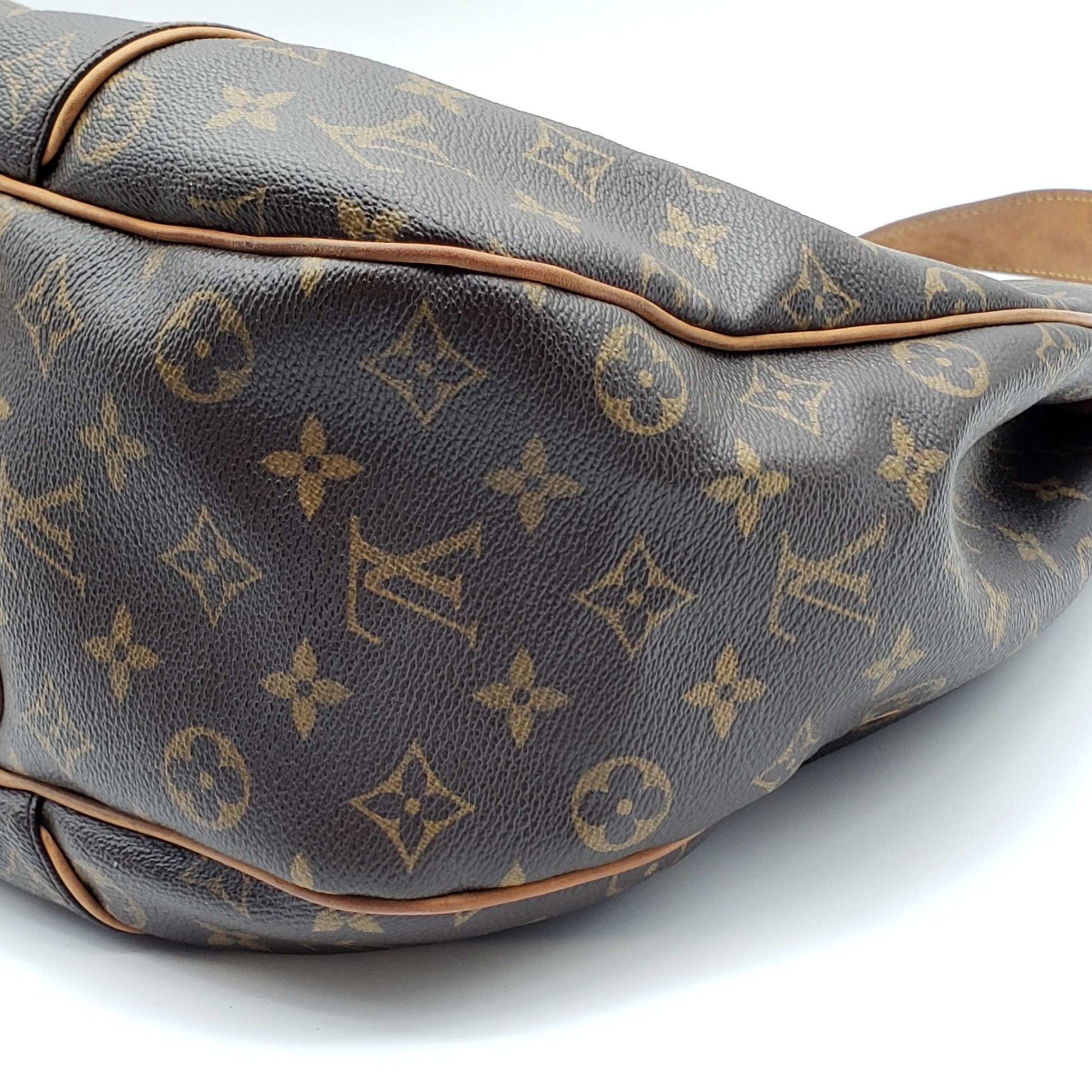 Louis Vuitton Galliera GM Monogram Tote Bag - Bag - 12