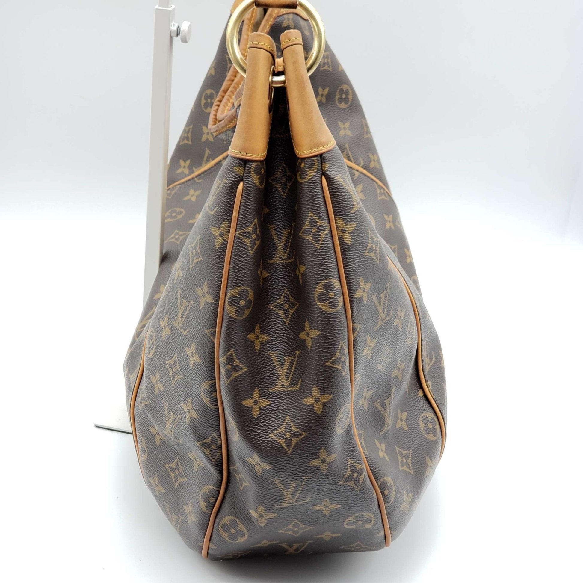 Louis Vuitton Galliera GM Monogram Tote Bag - Bag - 3