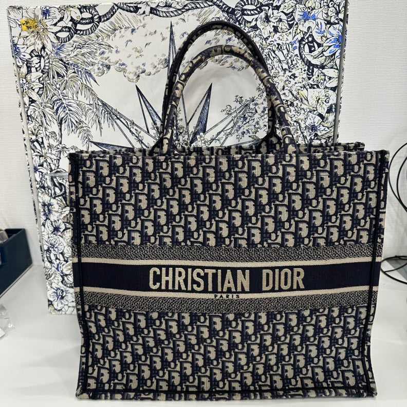 Dior Book Tote Oblique Canvas Large | Studio Nafay