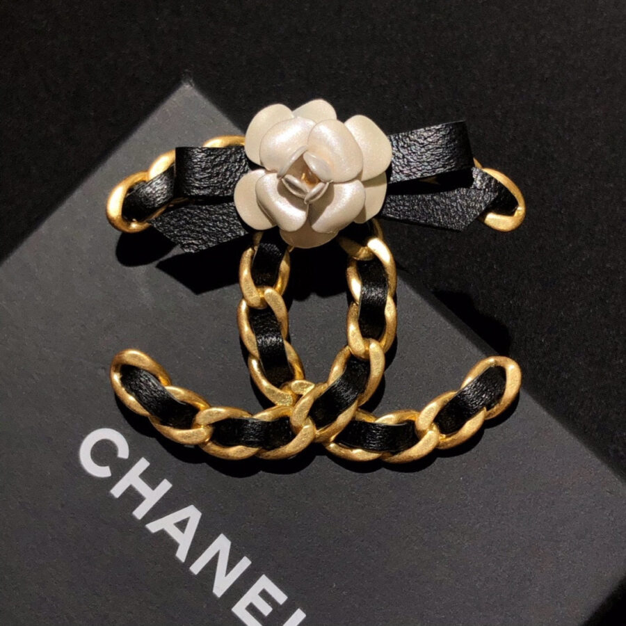 CC Brooch Gold 158839 | Studio Nafay