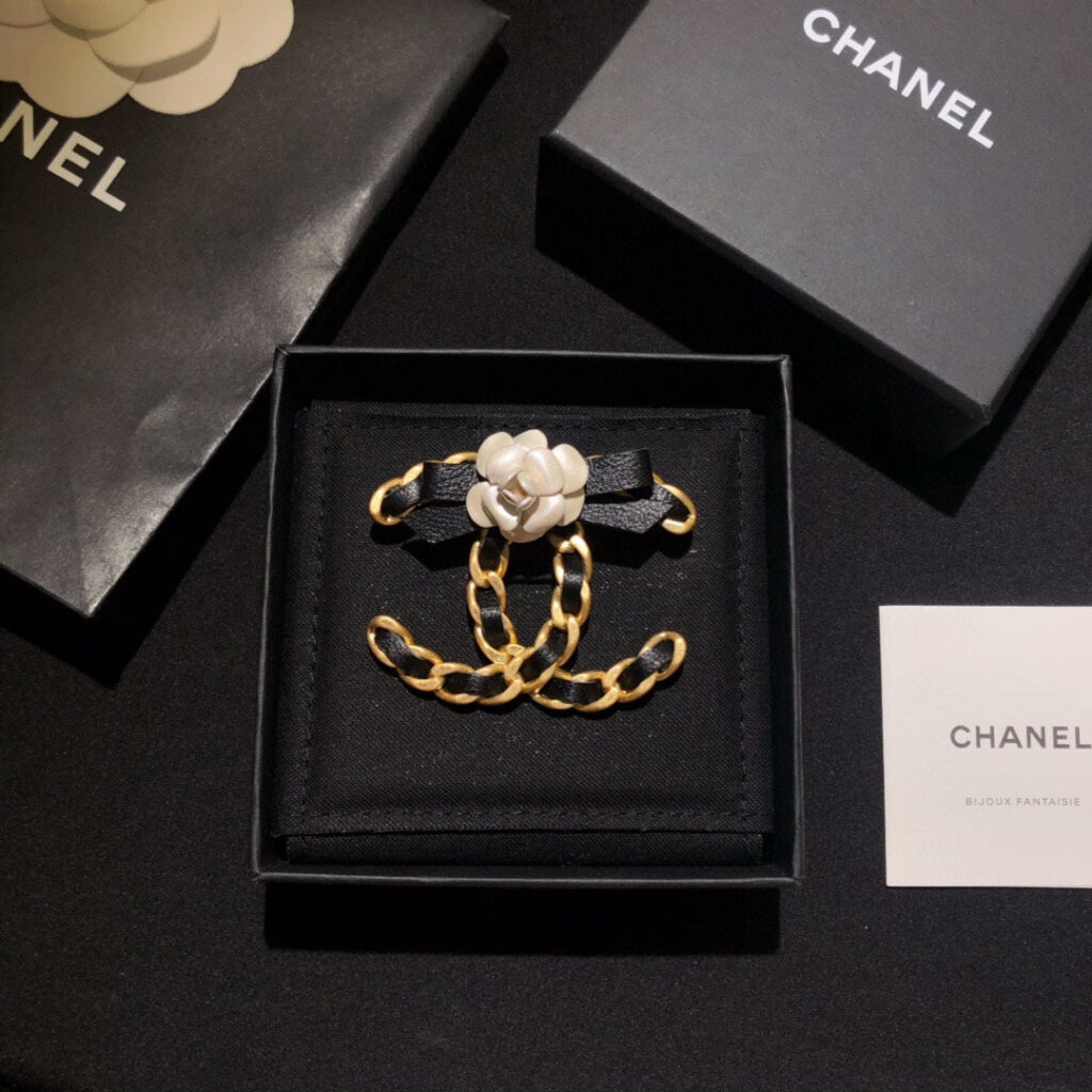 CC Brooch Gold 158839 - Product Image 2