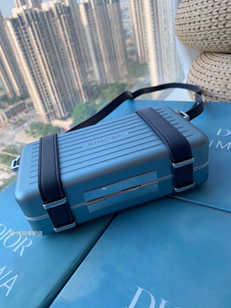 RIMOWA 20 CASE BAG IN COBALT BLUE ALUMINUM MAGNESIUM - Product Image 2