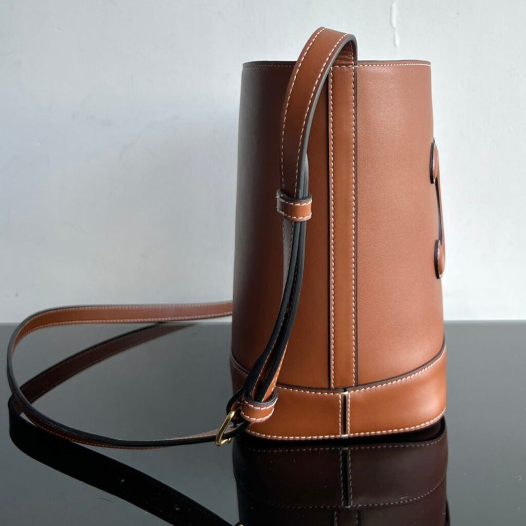 BUCKET CUIR TRIOMPHE 24 GINGGERBREAD BROWN CALFSKIN - Product Image 2