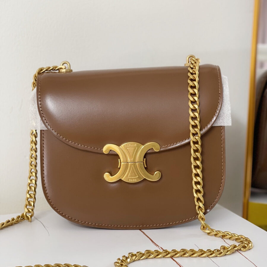 TRIPHOME 19 SADDLE BAG CARAMEL BROWN CALFSKIN | Studio Nafay