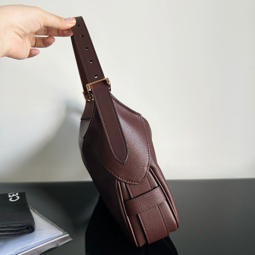 UNDERARM BAG 34 COWHIDE BROWN SOFT CALFSKIN - Product Image 2