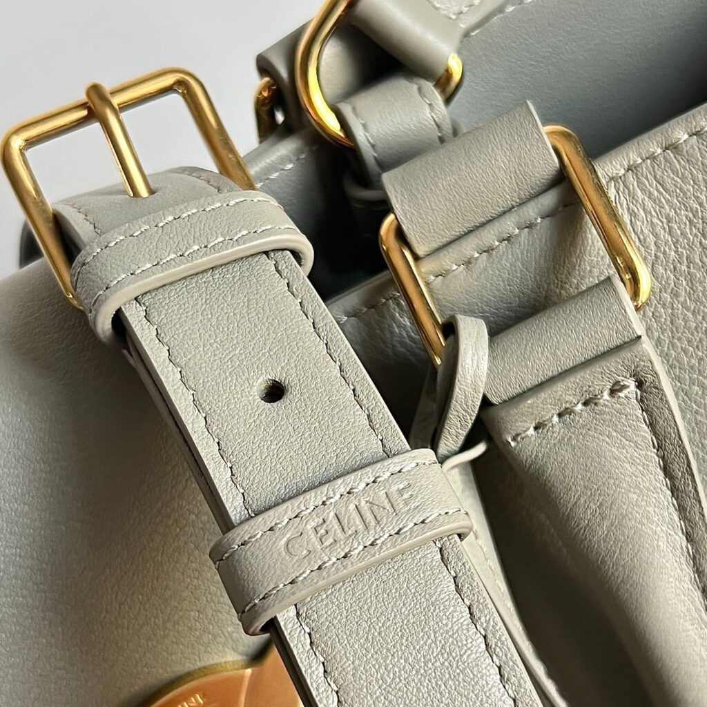 TRIOMPHE 37 SOFT CALFSKIN HANDBAG EICRU BEIGE - Product Image 2