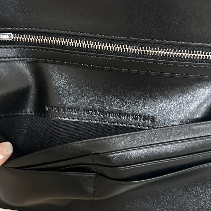 PASSPORT HOLDER 21 IN BLACK CALFSKIN | Studio Nafay