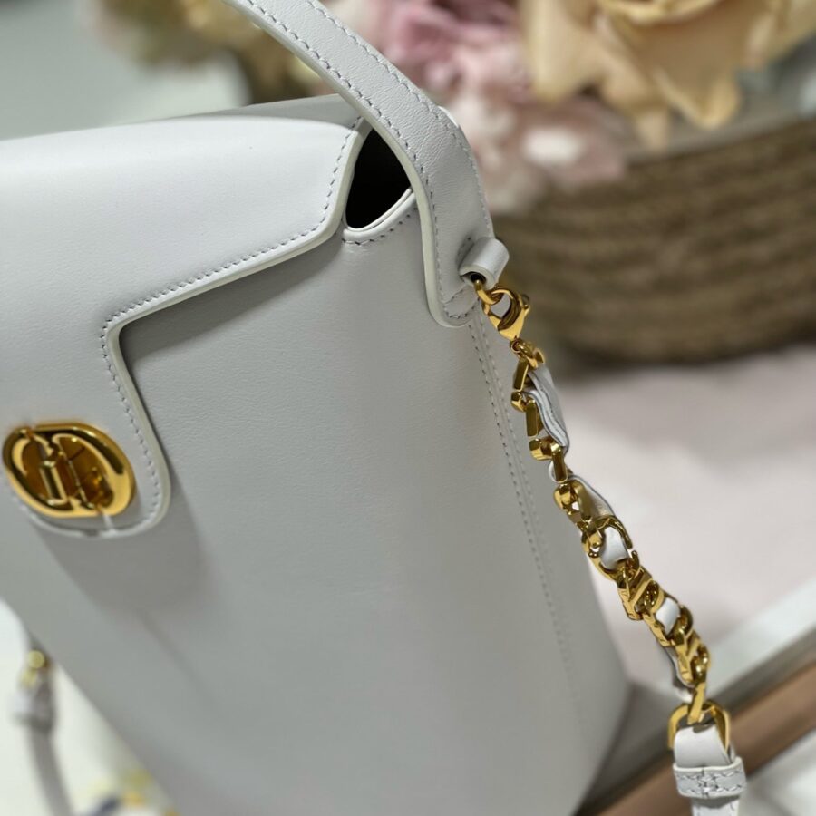 CD Montaigne Large Chain Bucket Bag White Calfskin 336797 | Studio Nafay