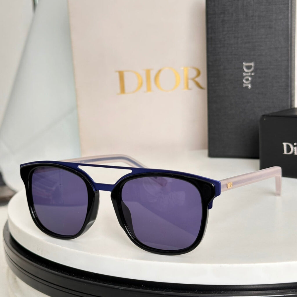 MONTAIGNE SUNGLASS BLACKTIE221S IN ACETATE - Product Image 2
