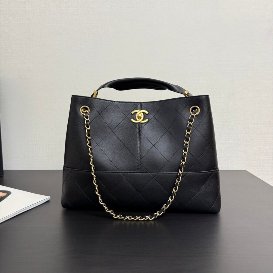 CC 25A Small Tote Bag 36cm Black Calfskin | Studio Nafay