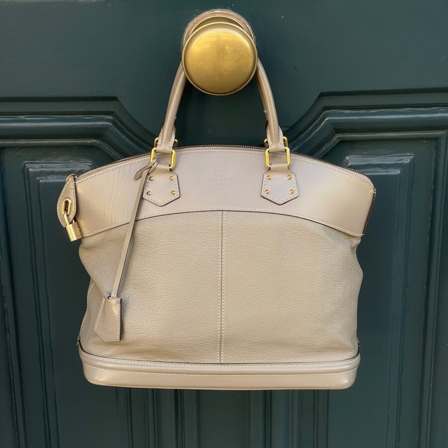 Louis Vuitton - Sac Lock It MM