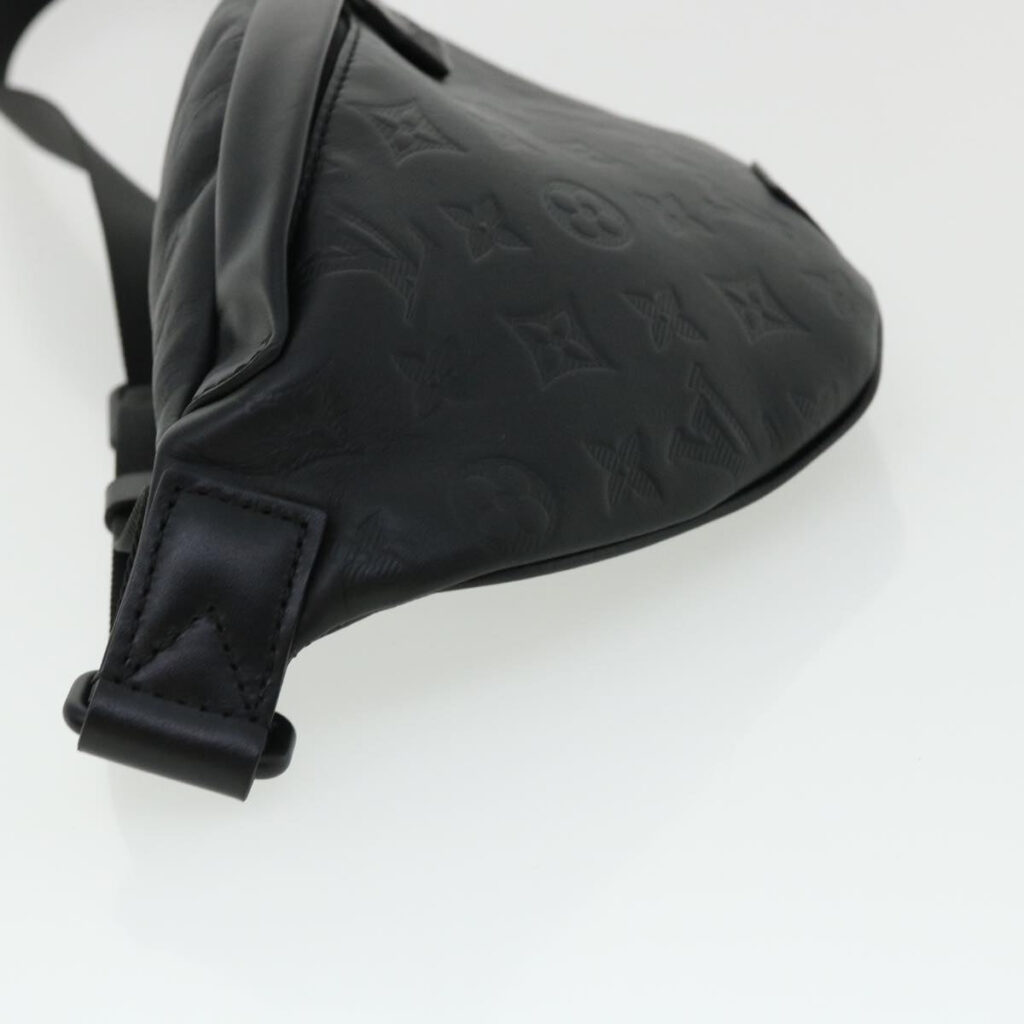 LOUIS VUITTON Monogram Shadow Discovery Bum Bag PM Body Bag Auth 35611A - Product Image 2