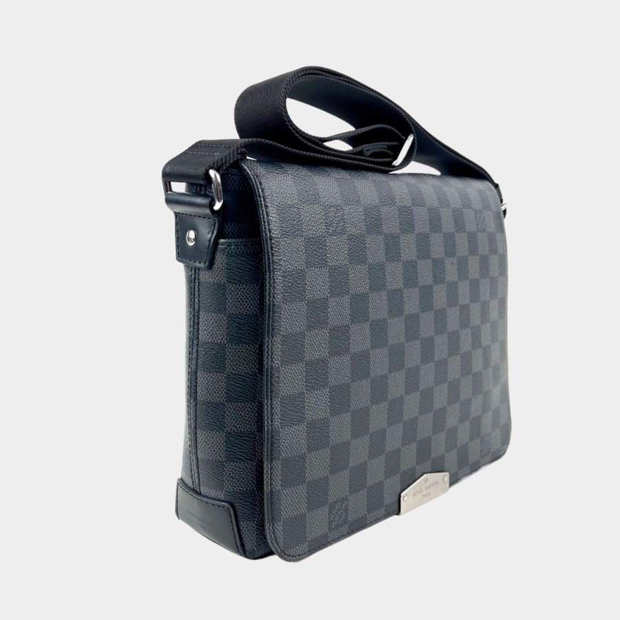 LOUIS VUITTON District Messenger PM Graphite | Studio Nafay