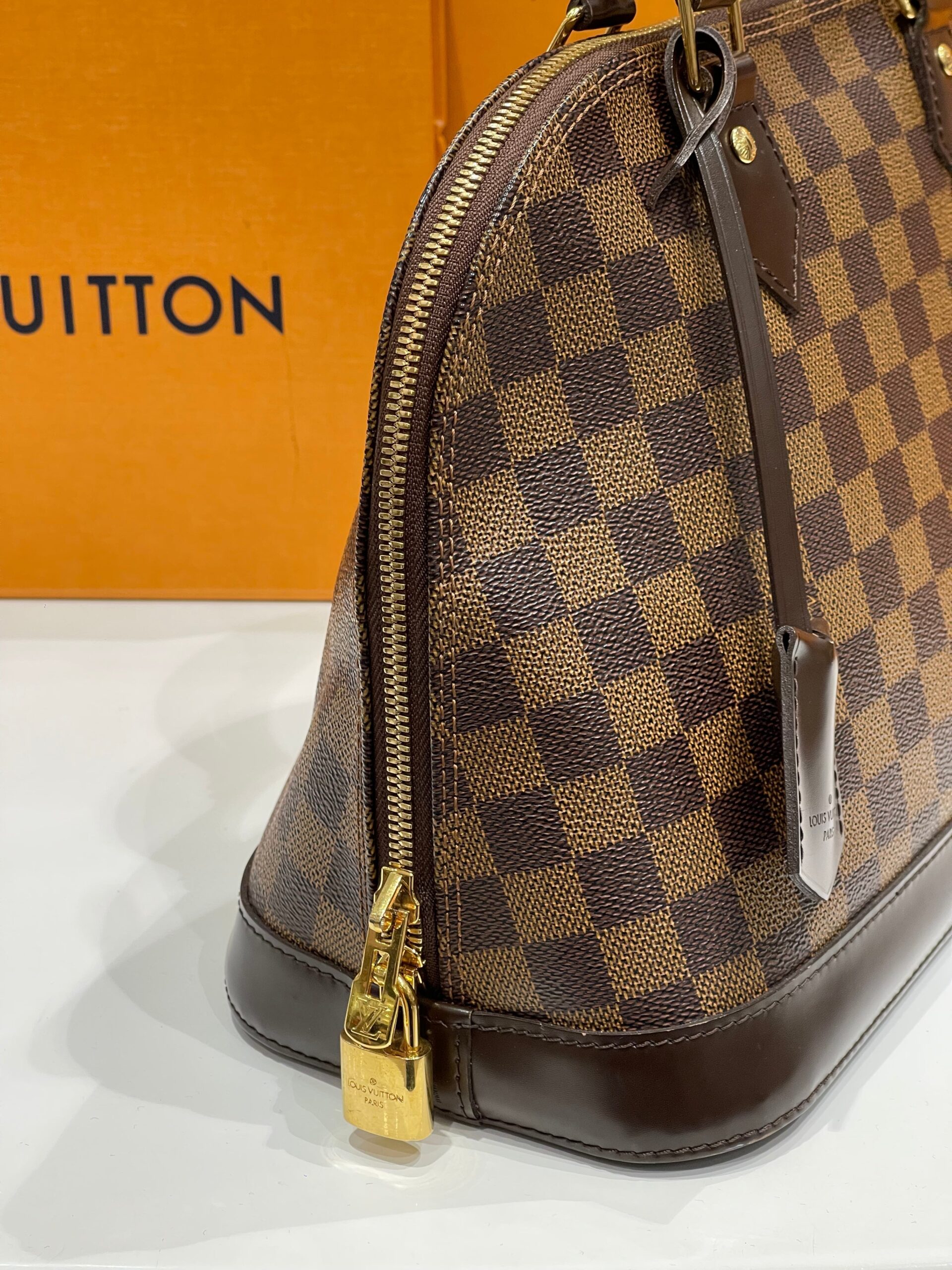 Louis Vuitton – Sac Alma PM damier ébène