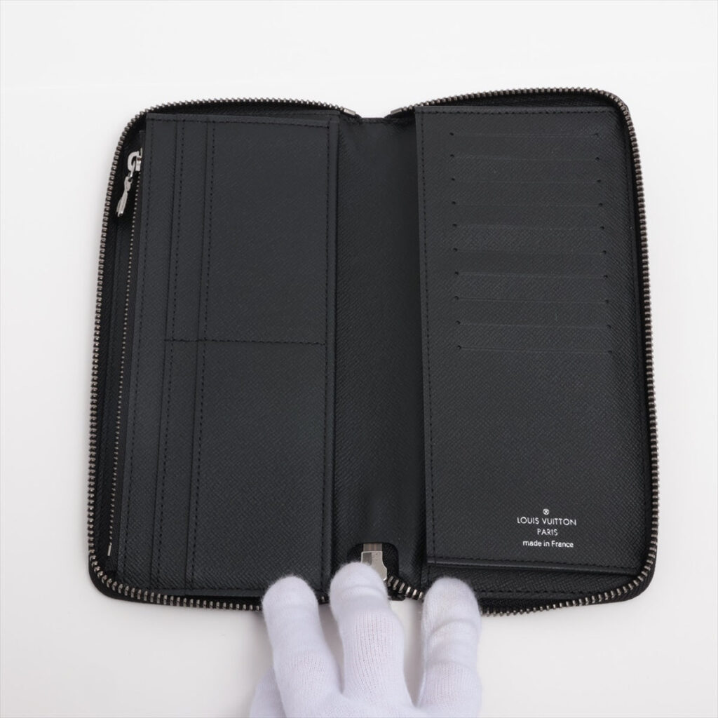 Louis Vuitton Monogram Zippie Wallet Vertical Round Zip Wallet - Product Image 2