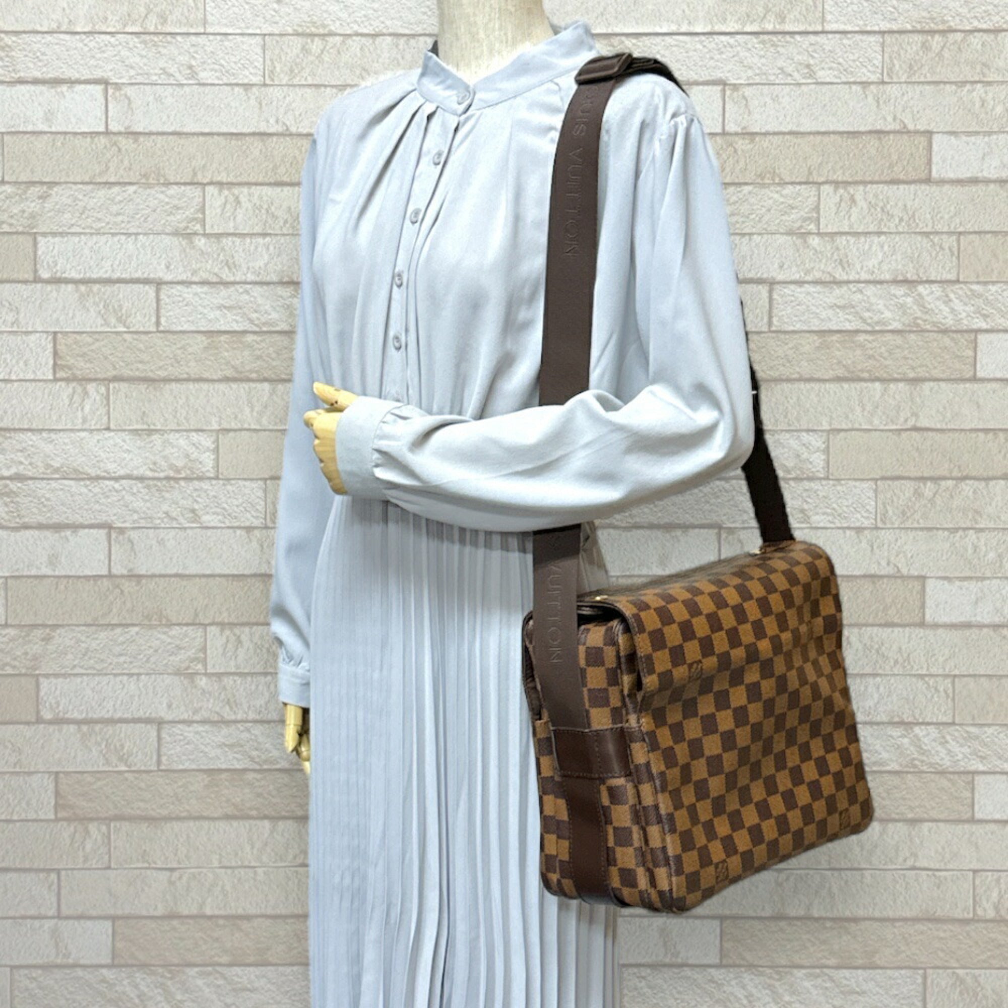 Louis Vuitton Damier Canvas Shoulder Bag