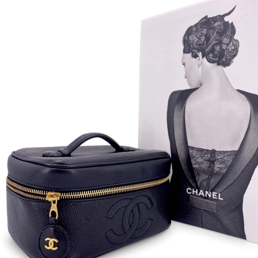 Chanel Caviar Leather CC Logo Small Vanity Bag Black | Studio Nafay