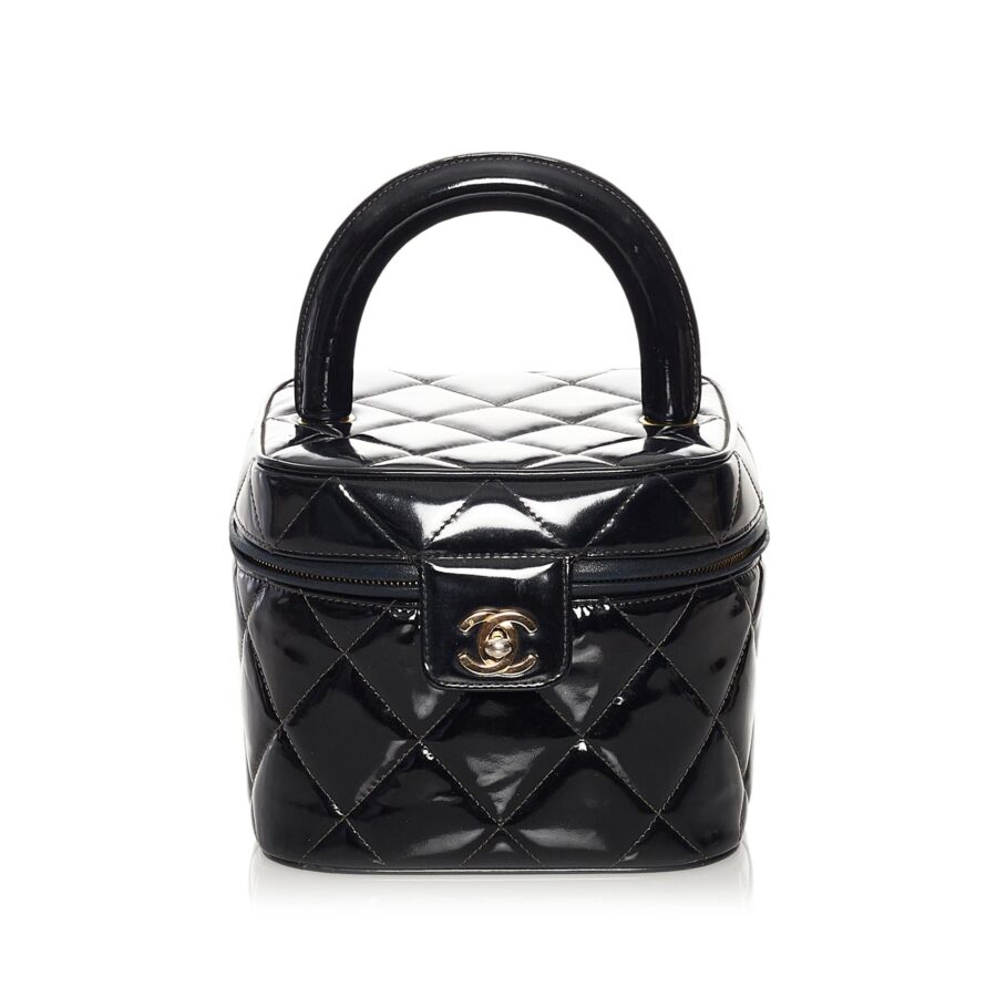 Chanel CC Matelasse Patent Leather Vanity Bag | Studio Nafay