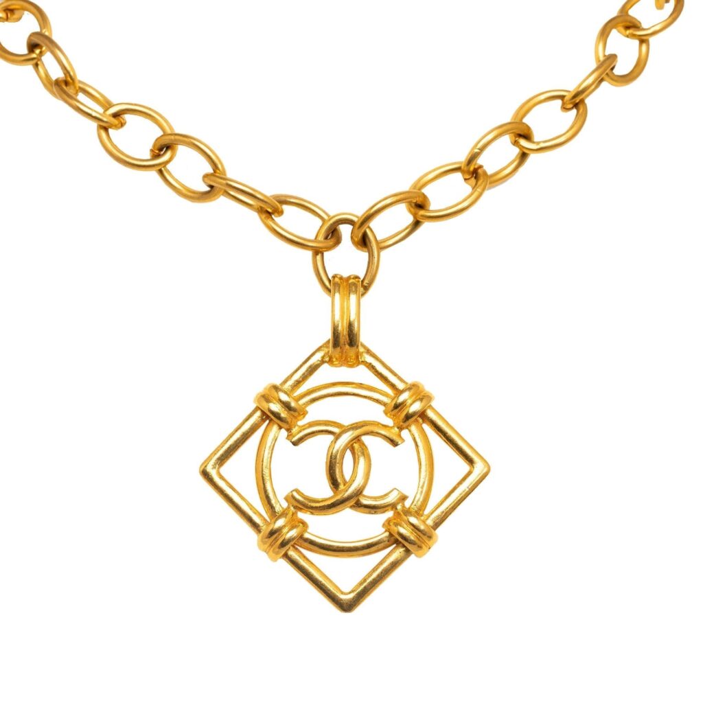 Chanel CC Pendant Necklace | Studio Nafay