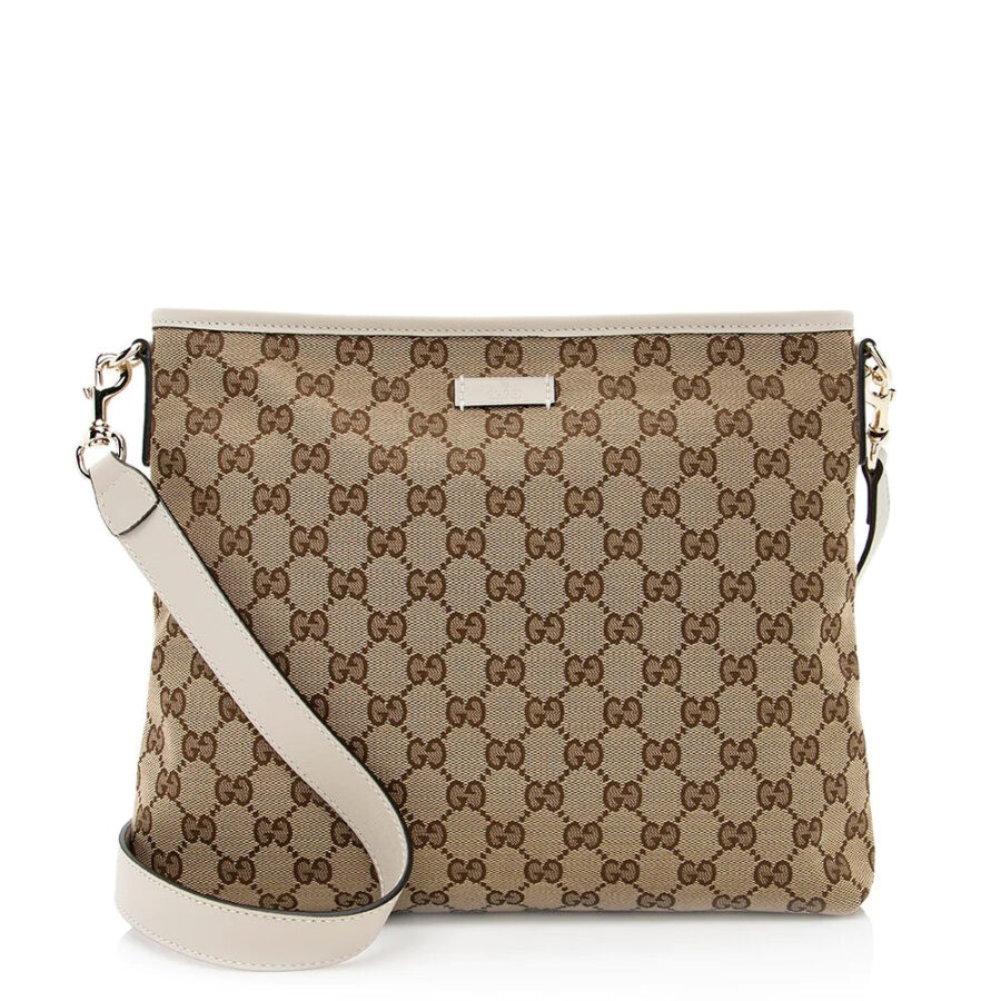 GUCCI GG SUPREME CLASSIC FLAT MESSENGER BAG | Studio Nafay