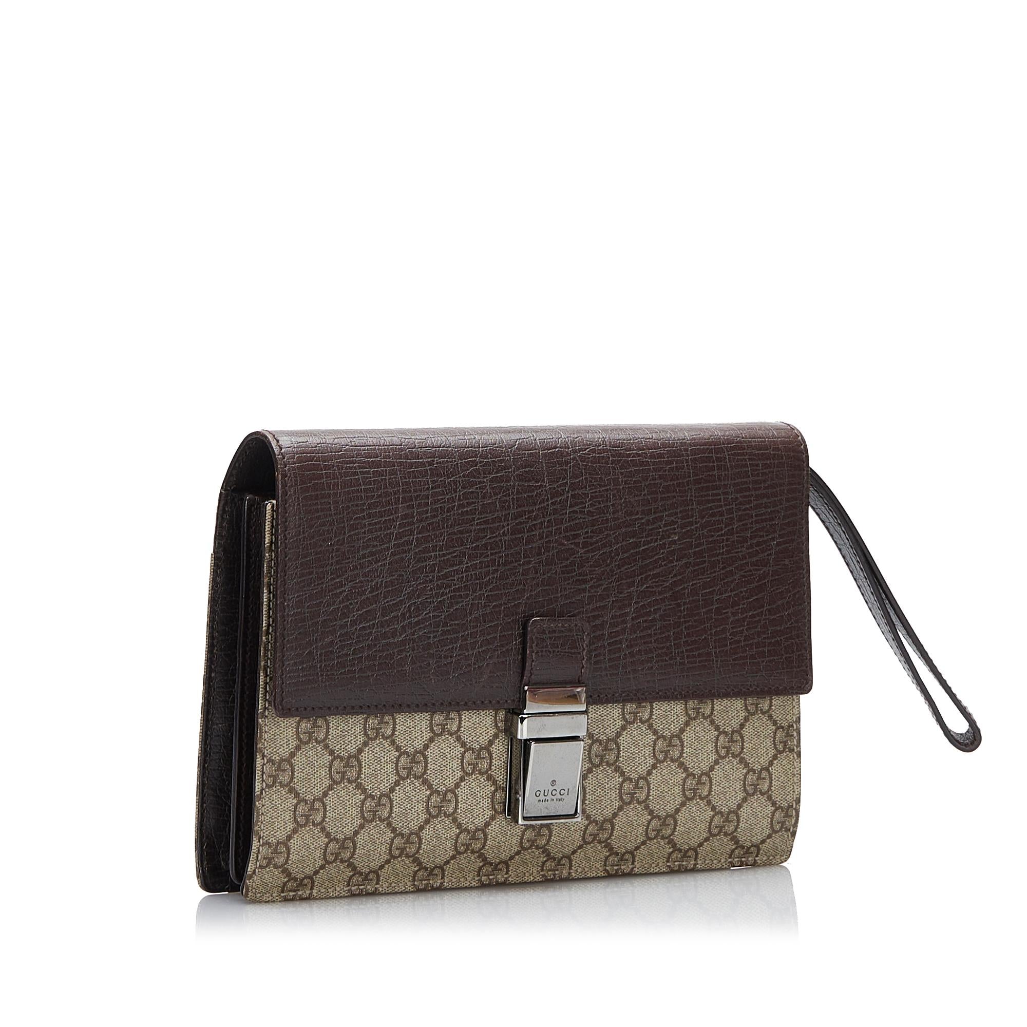 Gucci GG Supreme Clutch Bag