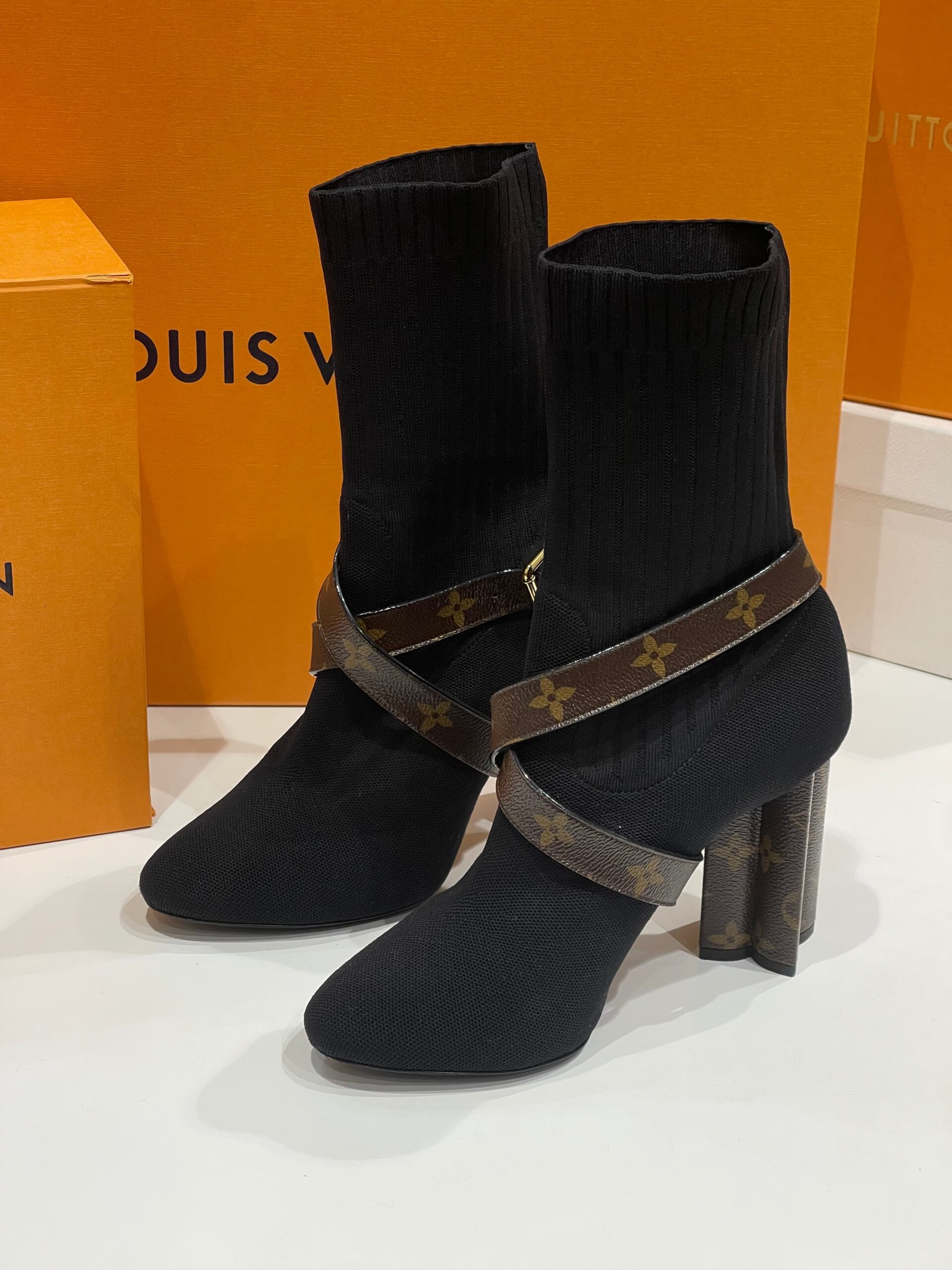 Louis Vuitton – Bottines chaussettes T40