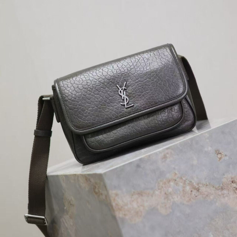 Saint Laurent Niki Logo Plaque Messenger Bag Dark Green Calfskin | Studio Nafay