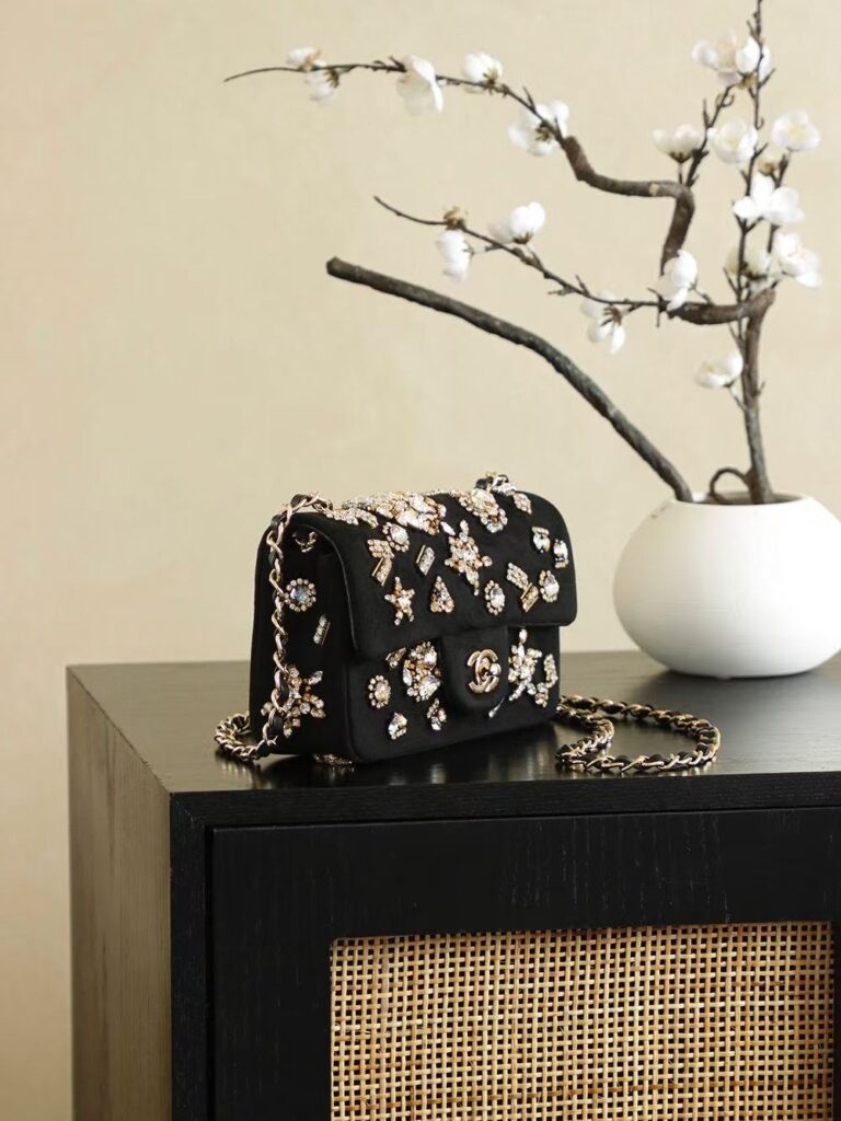 CC 25 Mini Classic Flap Bag 20cm Black Velvet Strass Gold Hardware - Product Image 2