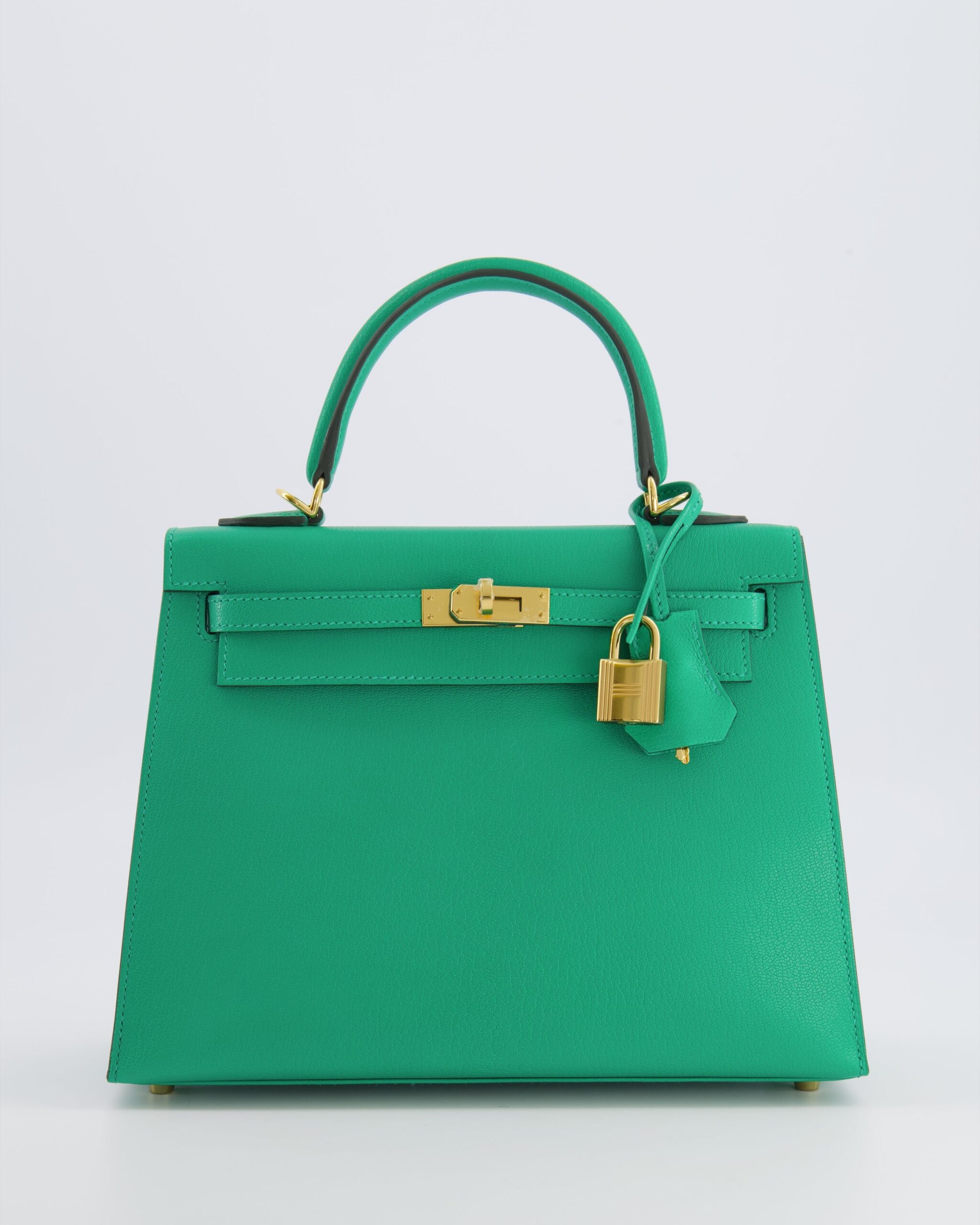 Hermes Kelly 25 Sellier Bag in Menthe Chèvre Chamkila Leather with Gold Hardware