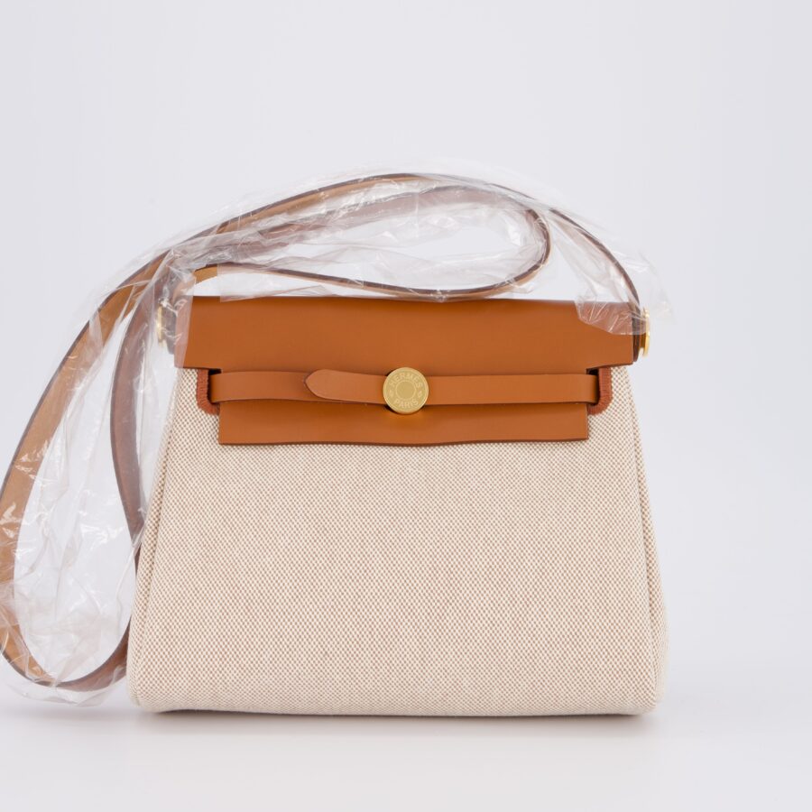 *HOT* Hermes Herbag Zip 20 Bag in Fauve Vache Hunter Leather & Ecru/Beige Viking Canvas with Gold Hardware | Studio Nafay