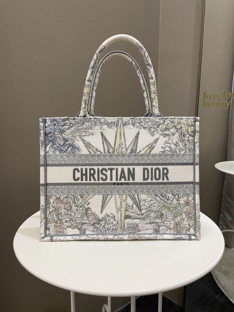 Dior Reve d'Infini Book Tote Ivory / Multicolor Embroidery - Product Image 2