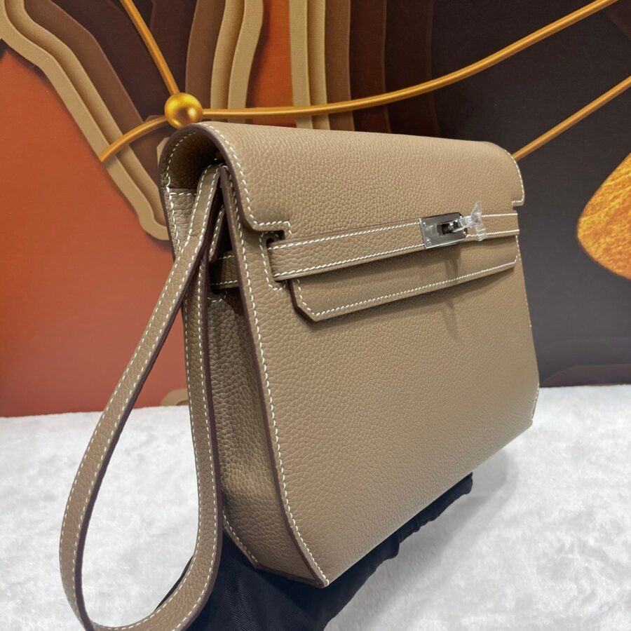 HM Kelly Depeches 25 cm Beige Calfskin | Studio Nafay