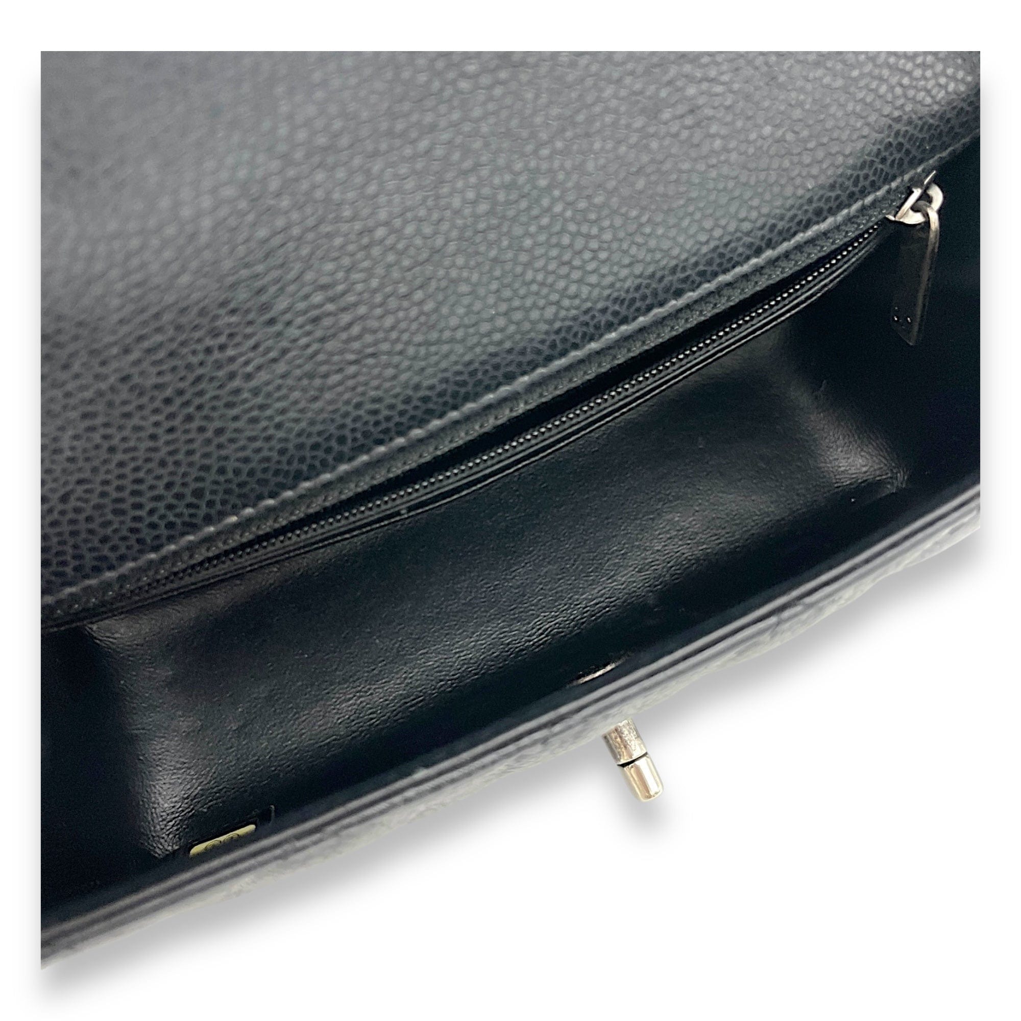 Chanel Classic Crossbody Bag Black in Caviar Leather, Silver hardware -001185DT