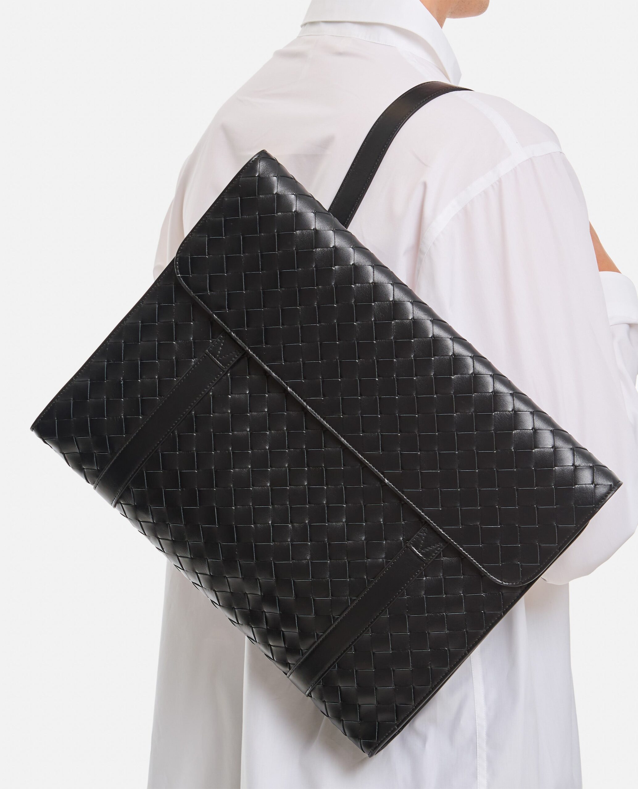Bottega Veneta Men Cartellina Classico Intrecciato