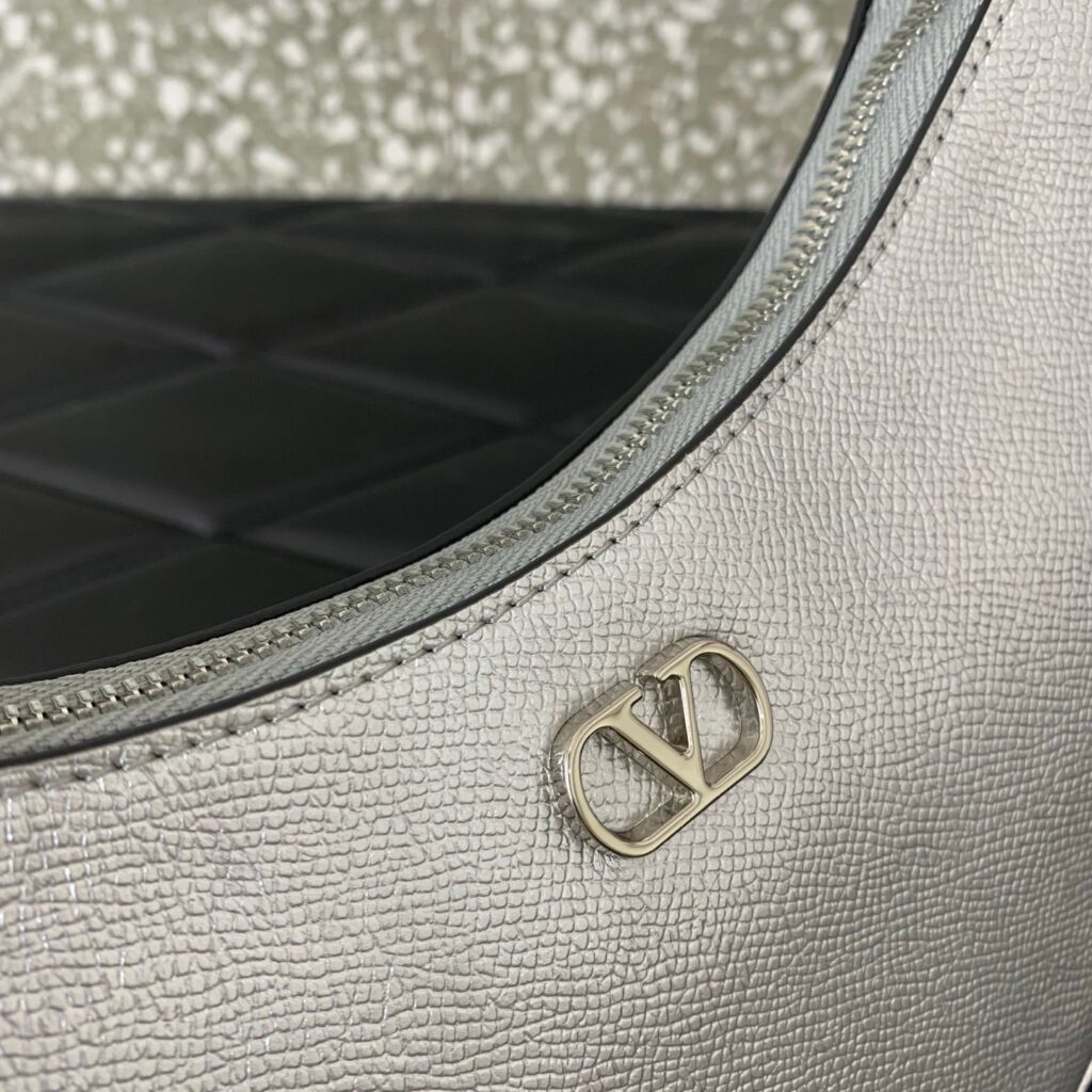 VA GARAVANI VLOGO mini HOBO bag sliver calfskin 566881 - Product Image 2