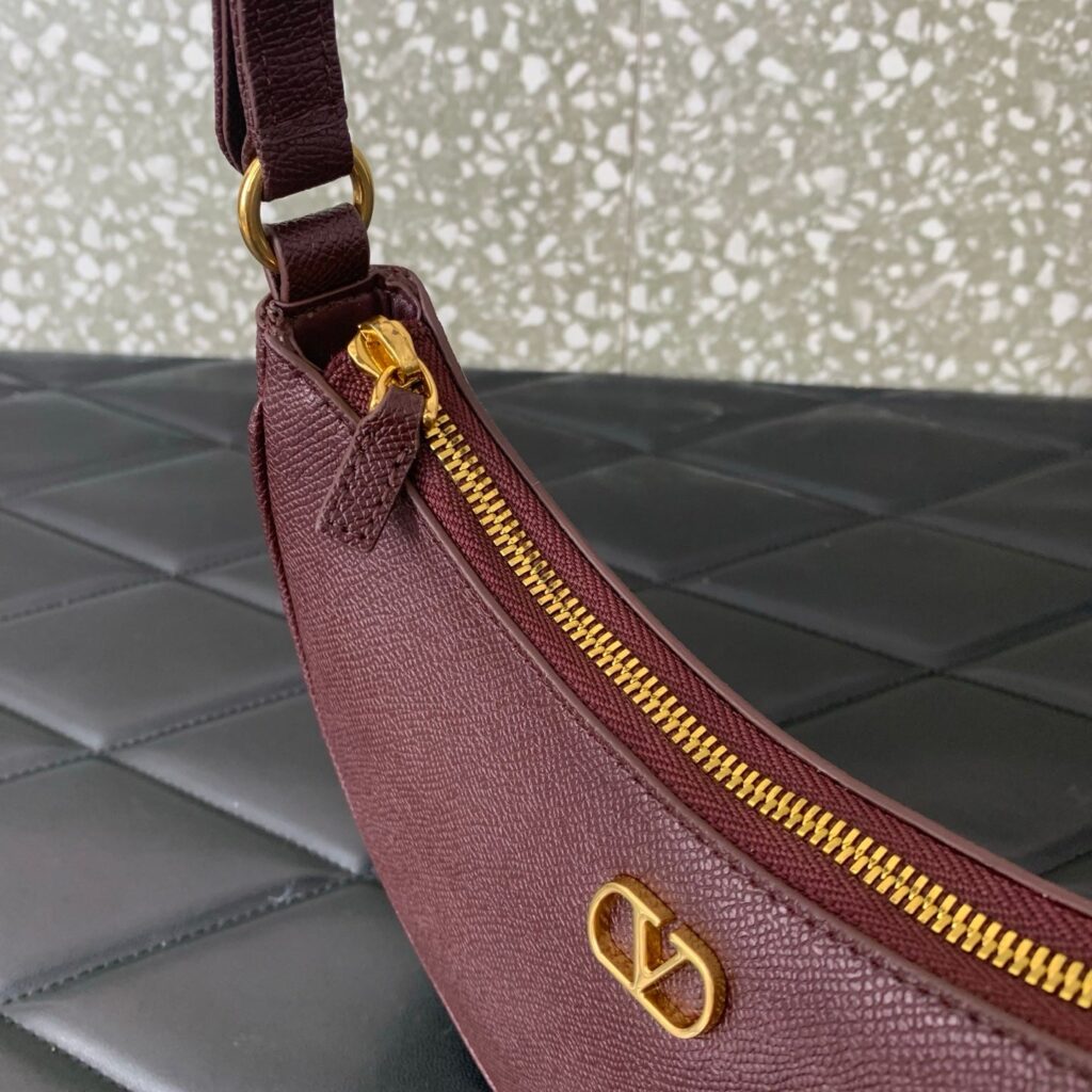 VA GARAVANI VLOGO mini HOBO bag burgundy calfskin 566880 - Product Image 2