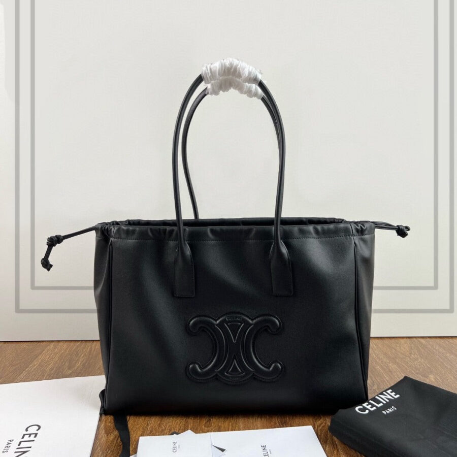 CUIR TRIOMPHE 44 BLACK CALFSKIN | Studio Nafay