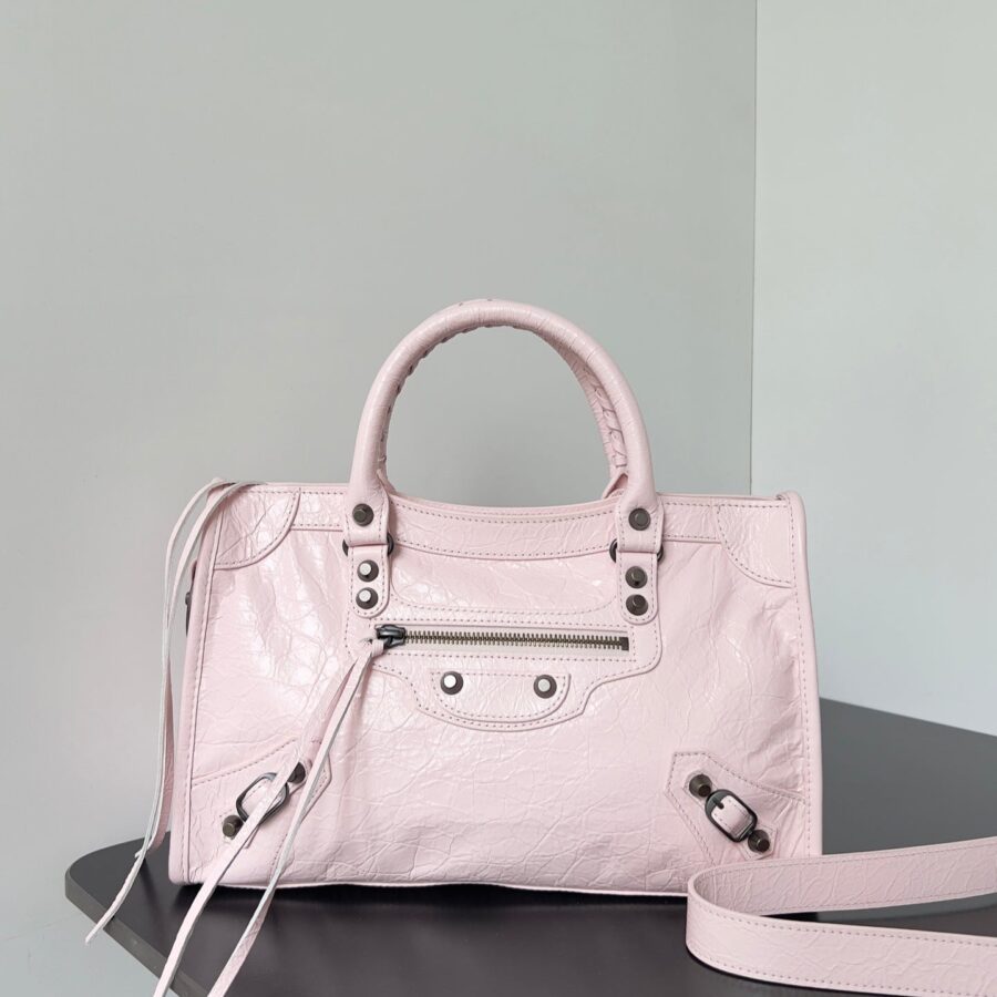 𝗕𝗮𝗹𝗲𝗻𝗰𝗶𝗮𝗴𝗮 Le City classics bag light pink leather | Studio Nafay