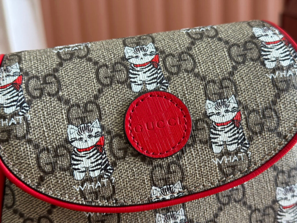 Gucci Cat Print Shoulder Bag White Red Beige Canvas 239660 - Product Image 2