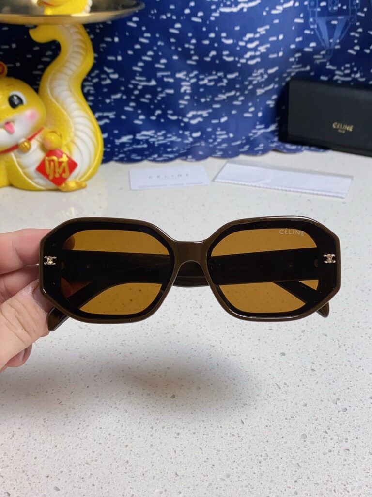 TRIOMPHE SQUARE SUNGLASS 566742 IN CAMEL ACETATE - Product Image 2