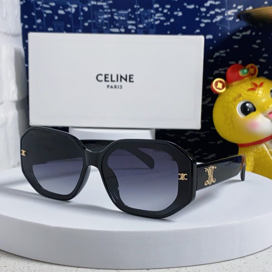 TRIOMPHE SQUARE SUNGLASS 566743 IN BLACK ACETATE GRADIENT SMOKE LENSES | Studio Nafay