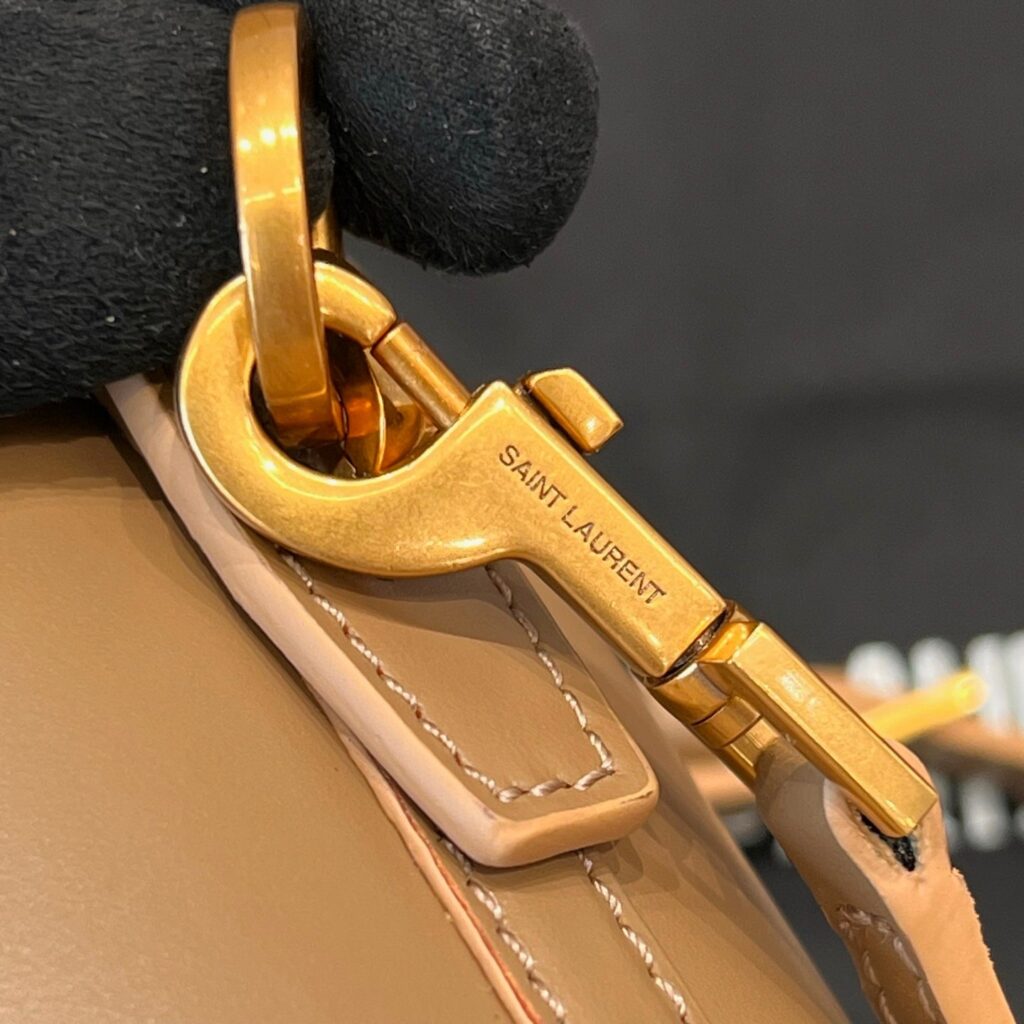 Le 37 Bucket Bag 15cm Beige Gold Cowhide - Product Image 2