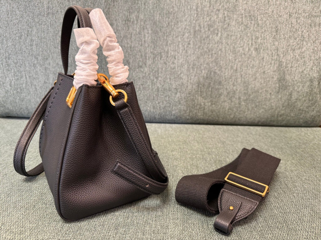 VALENTINO small 19 handbag black calfskin 538538 - Product Image 2