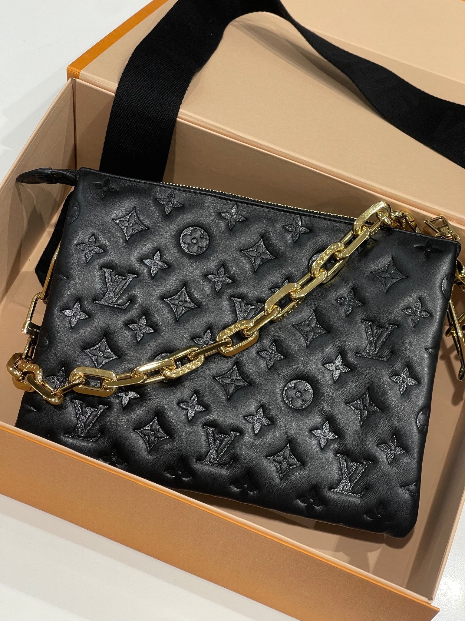 Louis Vuitton – Sac coussin PM